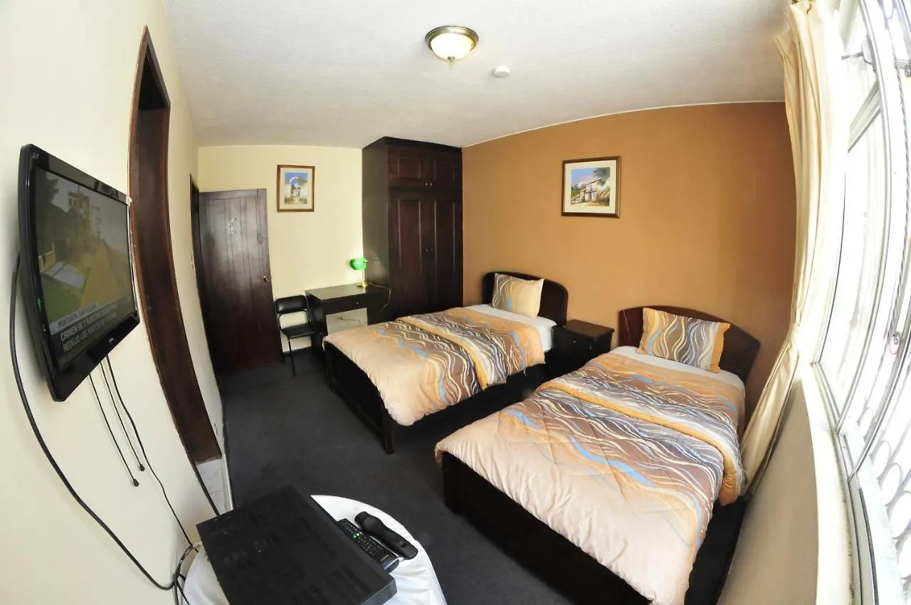 Hostal Millenium Quito 0*,