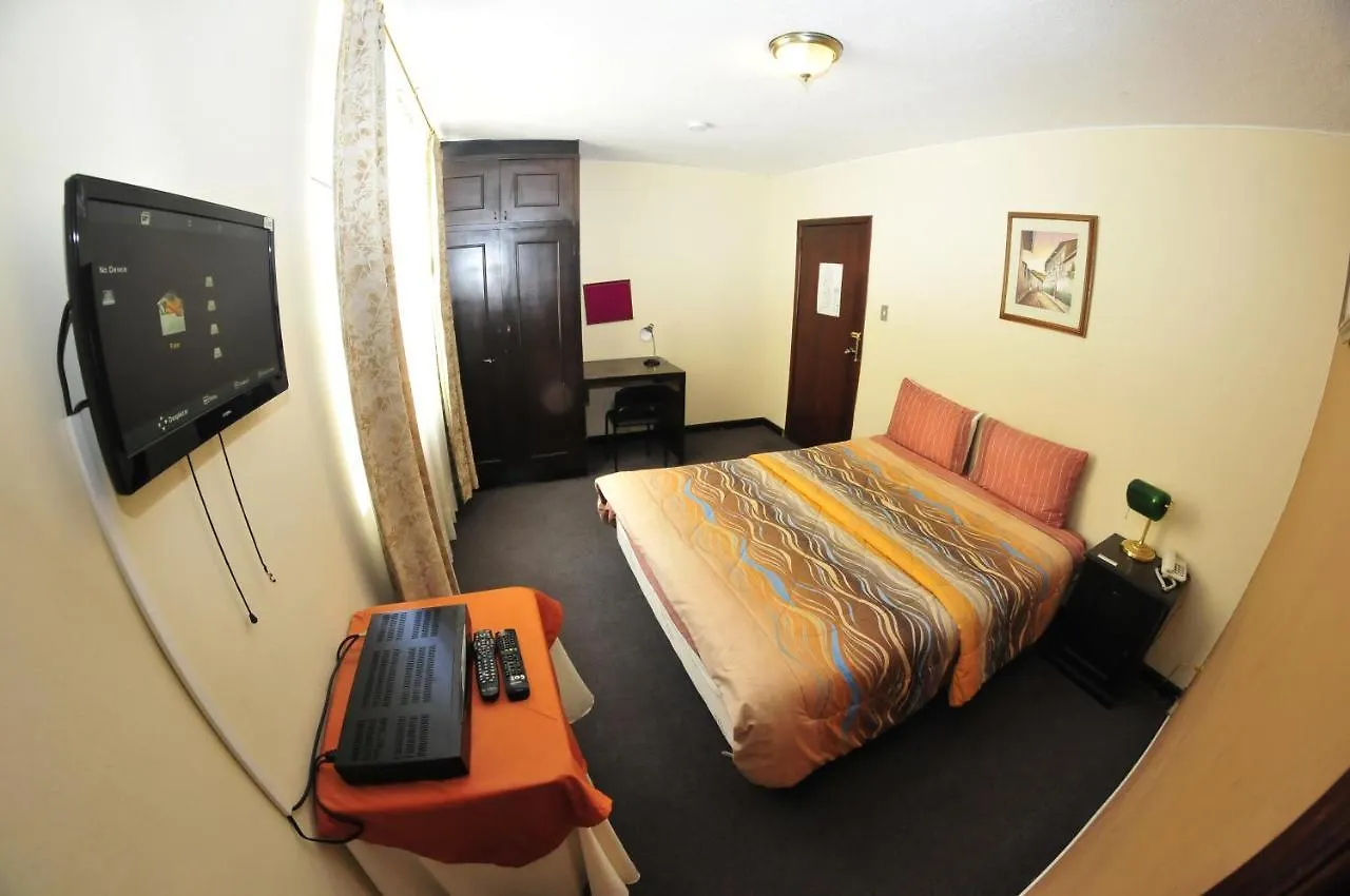 Hostal Millenium Quito Pensjonat